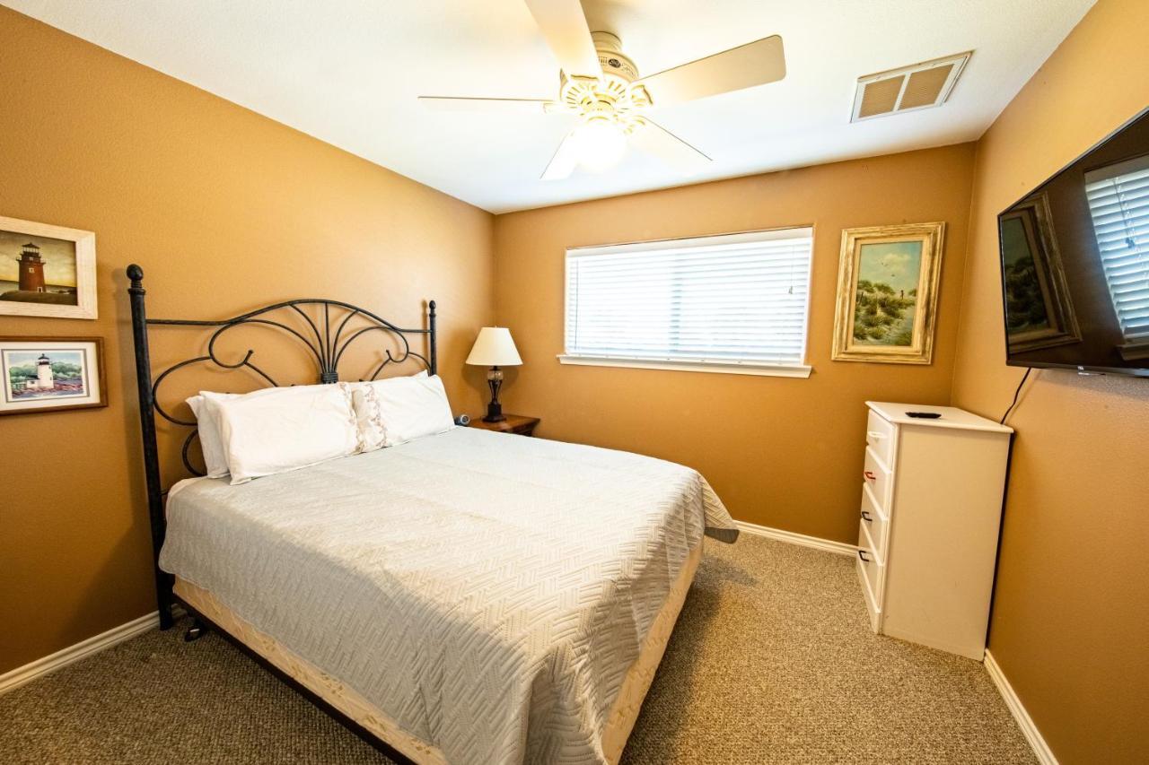 Entertain&Relax at our Beach Home - Pet Friendly Galveston Exterior foto